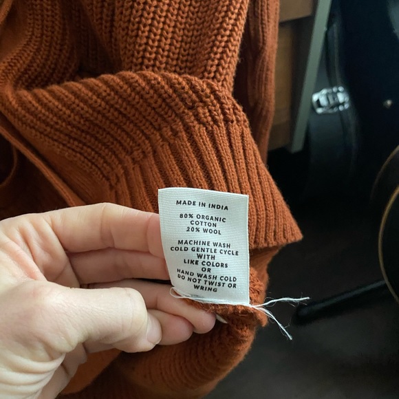 Shop WVN oversized cardigan in gingerbread - Picture 5 of 5